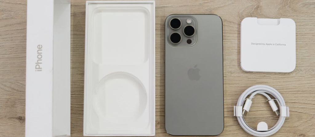 new box packed iPhone with 5G technology